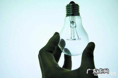 从以前的白炽灯到后来的节能灯,再到现在的LED灯,哪种灯好?这些灯有什么区別?