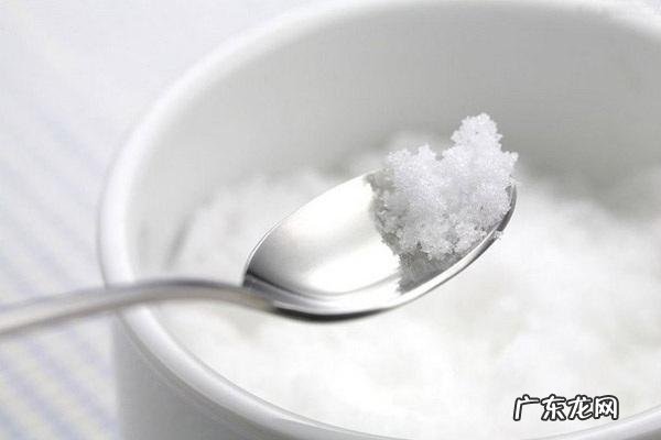 感染螨虫就容易长痘痘跟黑头,哪5个动作最容易感染螨虫?