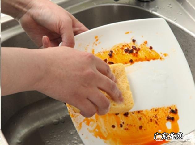 洗洁精是什么成份?经常使用洗洁精洗碗对身体健康有无影响?