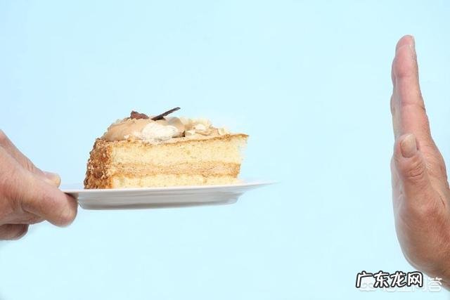 母乳喂养期间,妈妈是否需忌口?