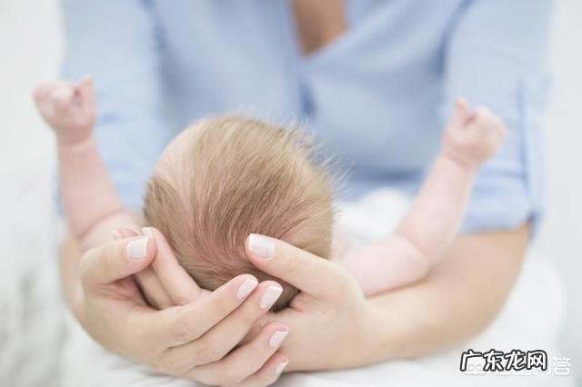 母乳喂养期间,妈妈是否需忌口?