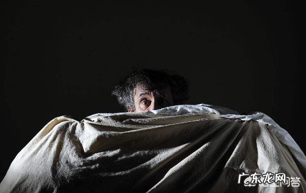 晚上爱乱想，经常失眠，怎么解决？