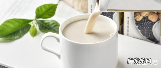 有什么食物不能跟牛奶一起吃？