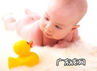 脸上奶癣怎么护理?