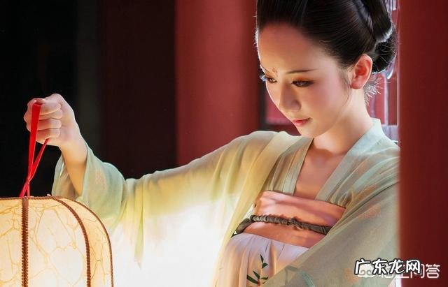 有哪些诗词值得背诵？