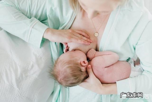 产后应如何预防乳腺炎的发生?