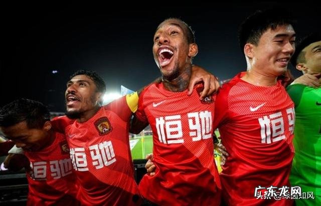 中超颁奖礼,为什么感觉恒大领取冠军奖杯时气氛不太热烈?