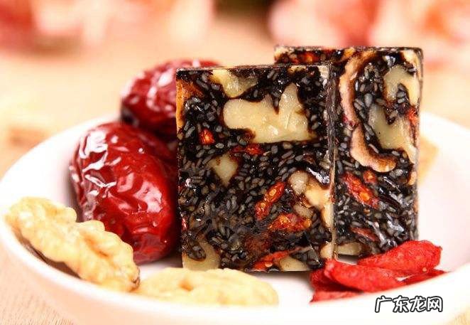 夏天能吃阿胶糕吗