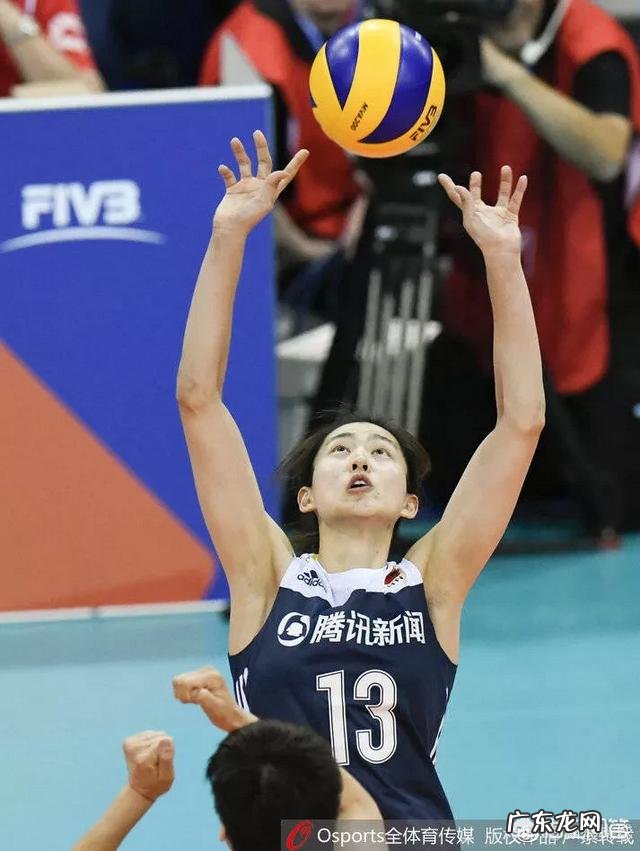 中国女排惊天逆转德国,很多球迷认为李盈莹之所以打得好是因为更换二传了,你同意吗?