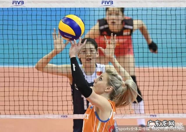 中国女排惊天逆转德国,很多球迷认为李盈莹之所以打得好是因为更换二传了,你同意吗?