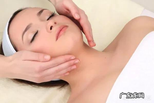 如何去除额头的皱纹？