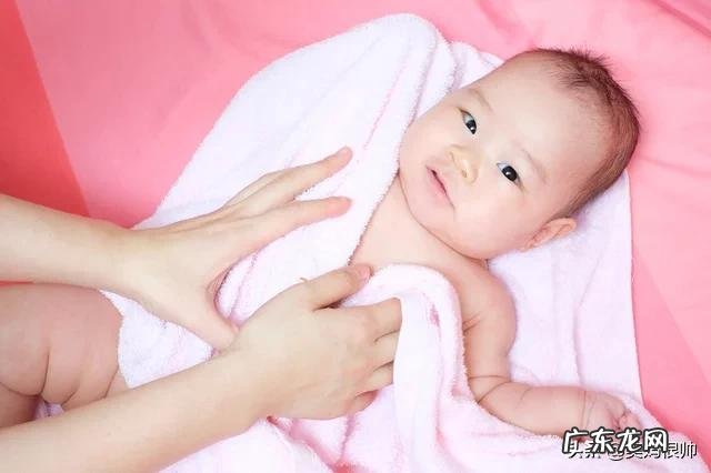 新生儿洗澡的禁忌有哪些?