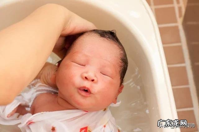 新生儿洗澡的禁忌有哪些?