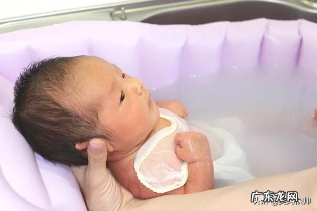 新生儿洗澡的禁忌有哪些?