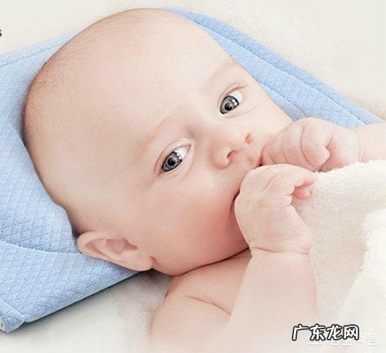 新生儿几个月大,可以枕枕头?