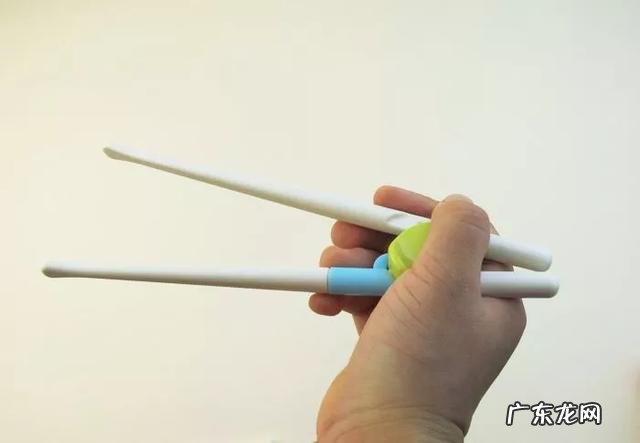 有没有锻炼孩子使用筷子的家庭游戏?