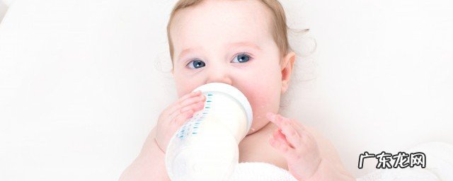 喂宝宝喝水的方法