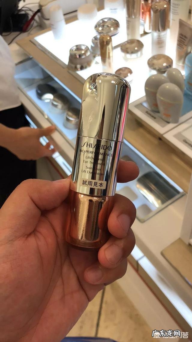 不知不觉快30岁了,眼下细纹都出来了,有什么比较好的抗皱的护肤品,拯救我的细纹?