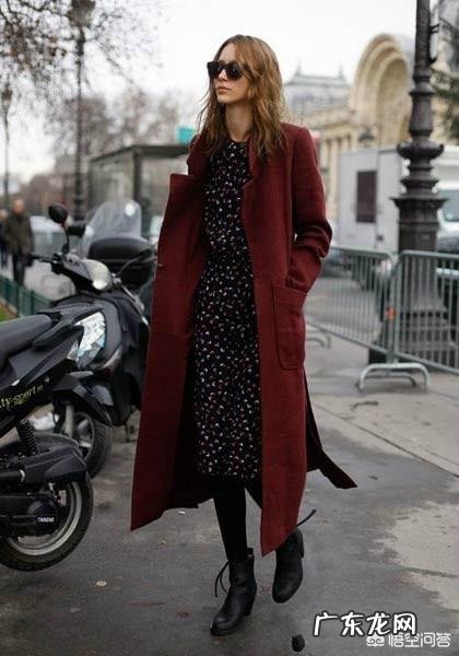 红色大衣配什么颜色的毛衫好看?