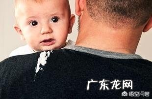 宝宝吐奶，应该怎么处理？