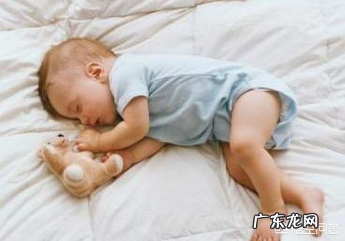 宝宝吐奶，应该怎么处理？