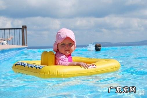 水质不达标的游泳池健康隐患多,那么如何辨别水质好坏?