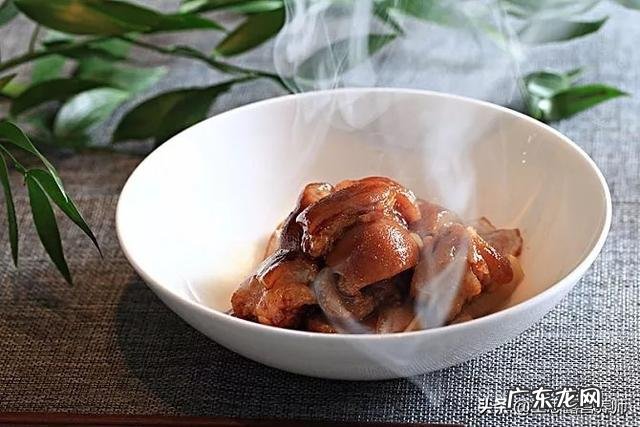 长痘痘的人哪些东西不要吃，哪些东西可以多吃？