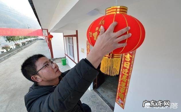 二十九是绝日,大年三十是立春,为什么只能在年二十八前贴对联挂灯笼?有什么说法吗?