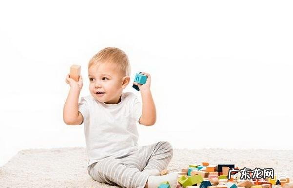 宝宝发育迟缓有哪些迹象？