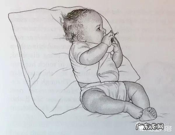 宝宝发育迟缓有哪些迹象？