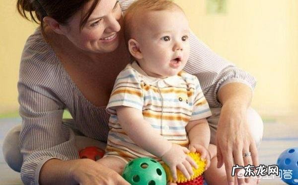 宝宝发育迟缓有哪些迹象？