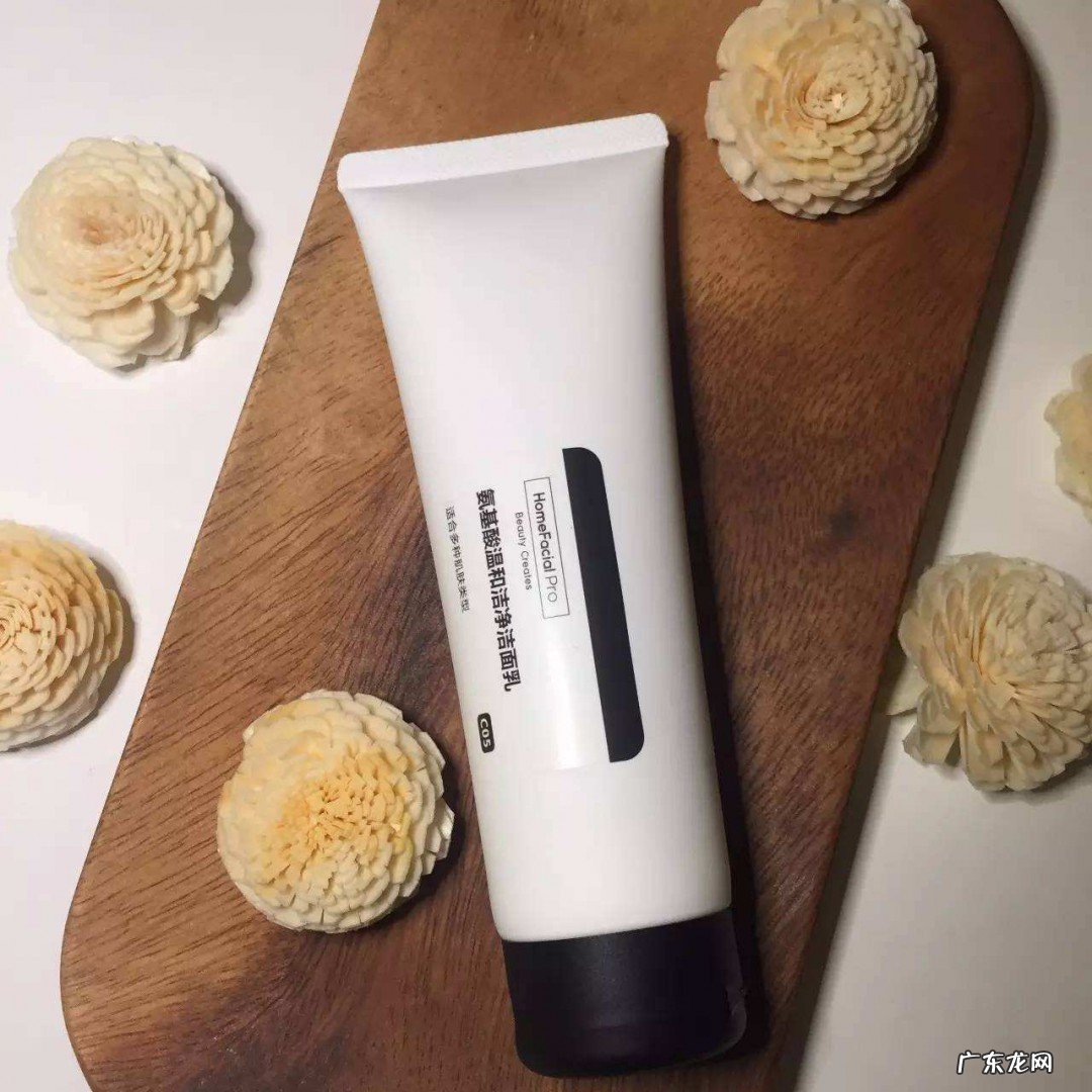 氨基酸洗面奶洗脸时没泡吗