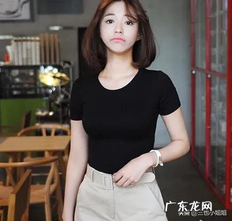 初夏如何将白T恤穿出新花样,有什么好看的穿搭推荐?