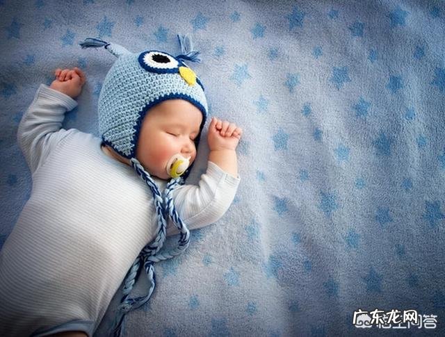 三个月宝宝应该如何喂养?