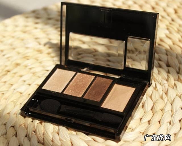 眼妆怎样化才能让眼睛瞬间放大两倍呢?