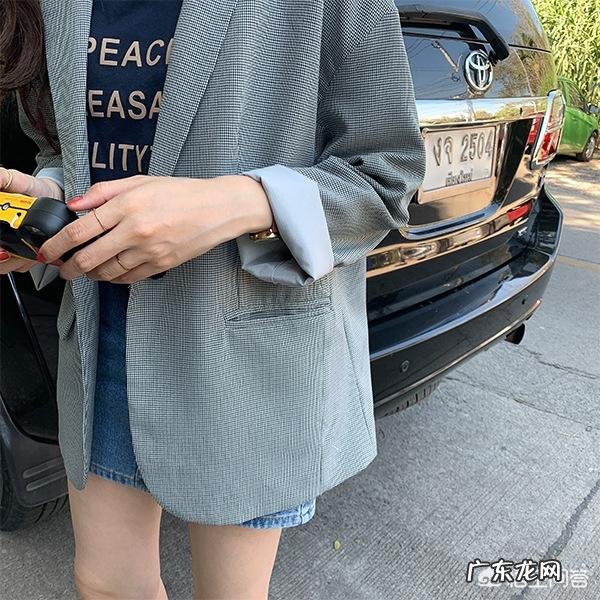 开春了,有哪些简单、时髦且能显年轻的小外套?