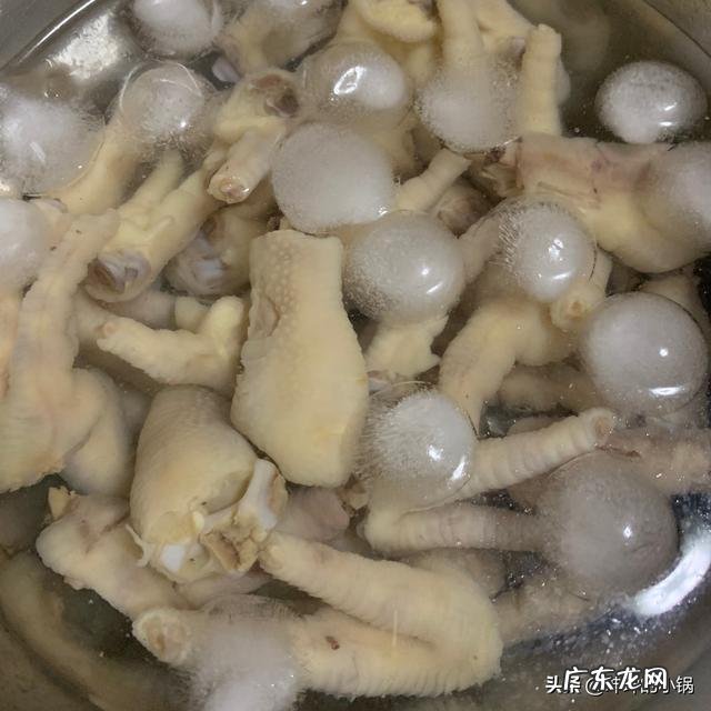 最近狂爱吃泡椒凤爪,怎么做?