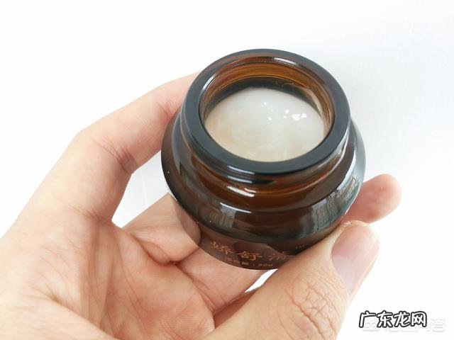 男生脸上长痤疮怎么办？