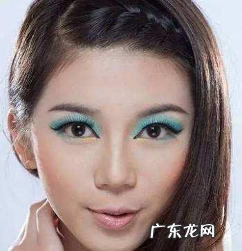 眼影的色彩搭配有哪些学问?