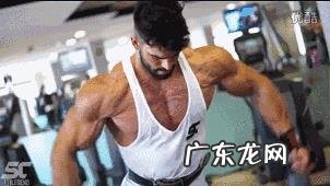 如何快速练出腹肌胸肌?