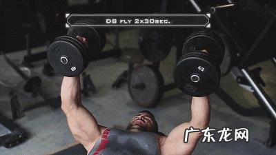 如何快速练出腹肌胸肌?