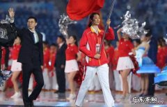 东京奥运会允许每个参赛国家可派男女各一名运动员共同担任旗手，你觉得谁会是中国代表团