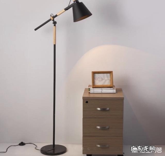 实木家具怎么搭配软装？