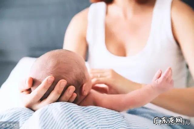 平胸的女人生育后如何哺育孩子?