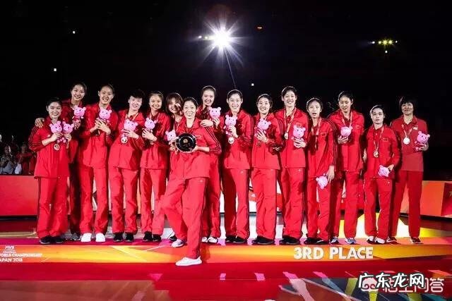 丁霞回应半决赛关键球为何给龚翔宇不给朱婷,郎平说正常该给朱婷,你怎么看?