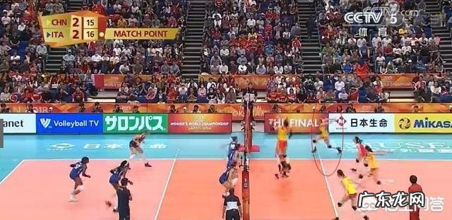 丁霞回应半决赛关键球为何给龚翔宇不给朱婷,郎平说正常该给朱婷,你怎么看?