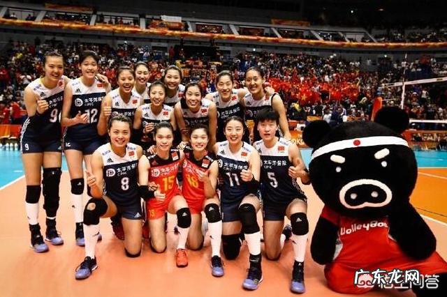 丁霞回应半决赛关键球为何给龚翔宇不给朱婷,郎平说正常该给朱婷,你怎么看?