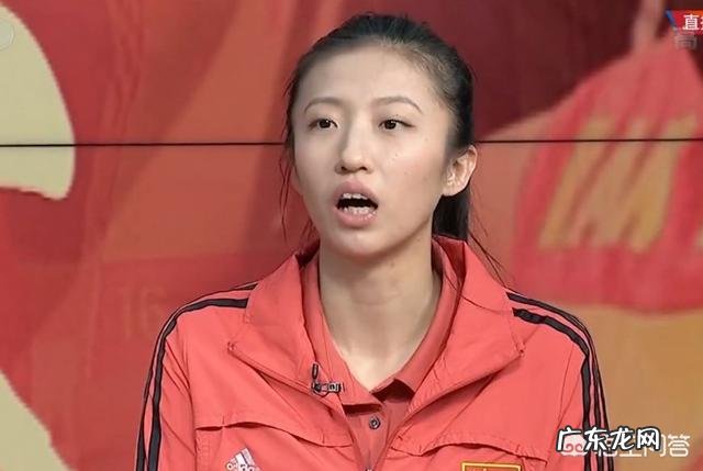 丁霞回应半决赛关键球为何给龚翔宇不给朱婷,郎平说正常该给朱婷,你怎么看?