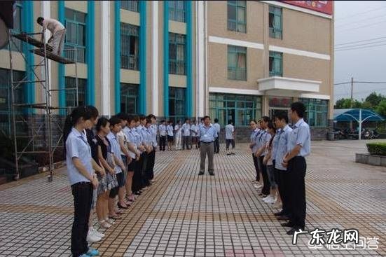 公司每天开晨会说的都是那几件事,很无聊,还有必要开吗?