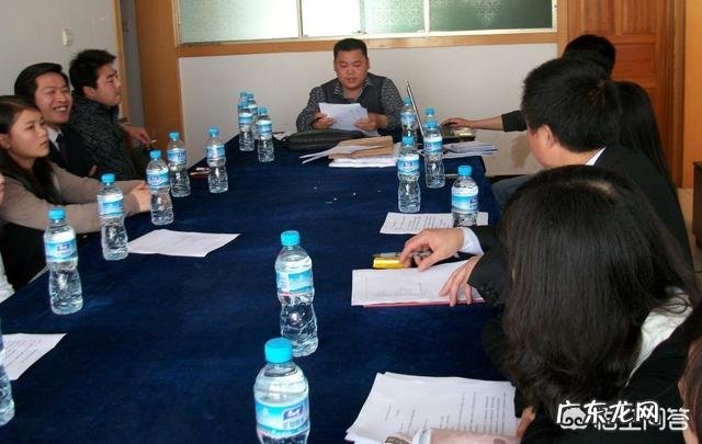 公司每天开晨会说的都是那几件事,很无聊,还有必要开吗?